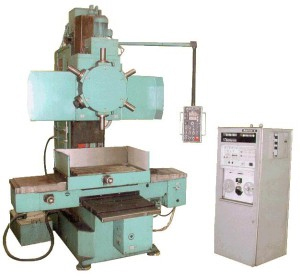станки многоцелевые вертикальные фрезерные СВМ1Ф4